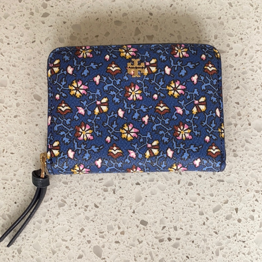 Tory Burch small zipper wallet / card holder
